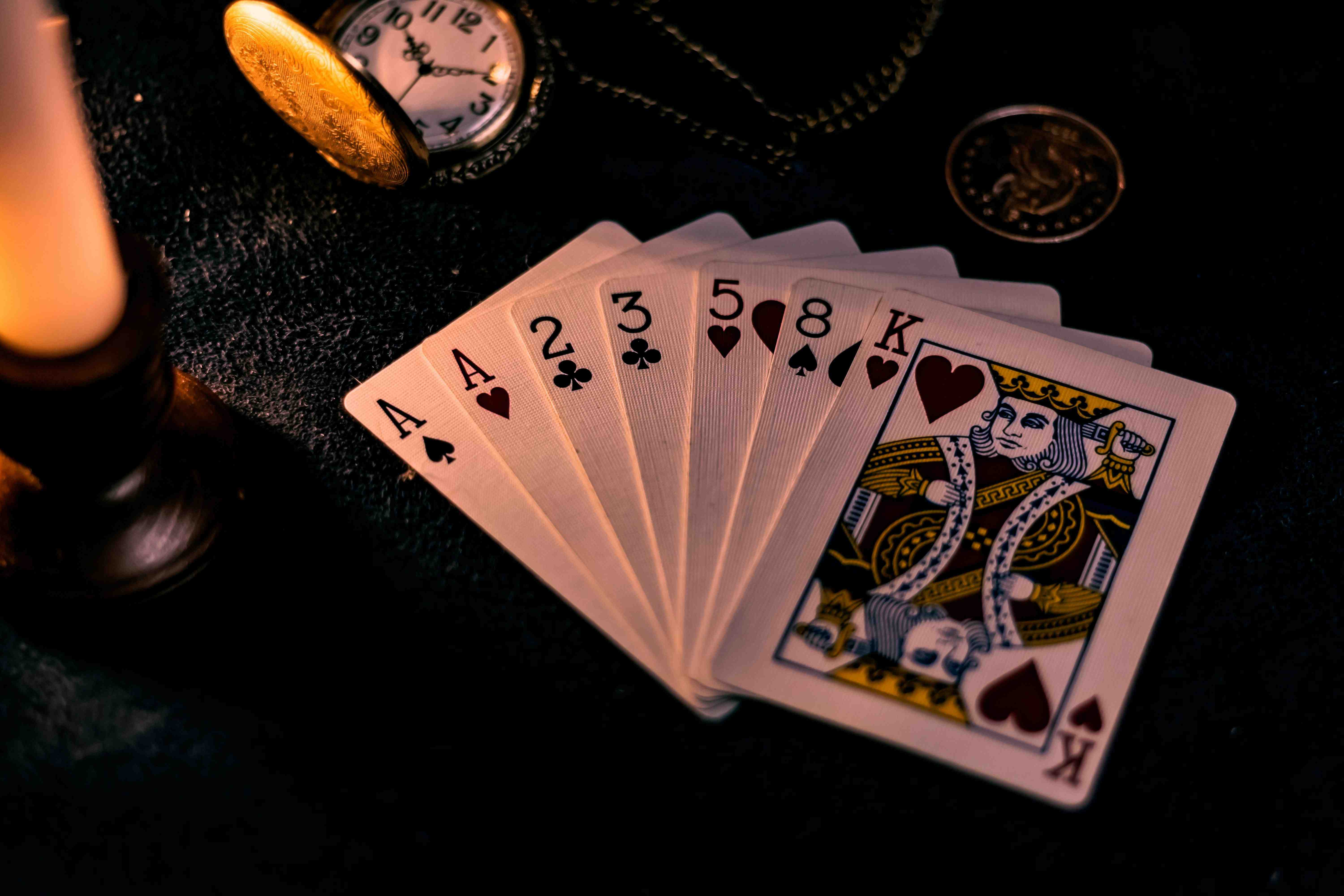 Dealer casino live memandu permainan baccarat dan roulette secara realtime