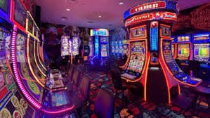 Visual warna-warni permainan Slot Online modern dan klasik